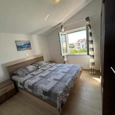 Lovrencic Apartment Vrsi