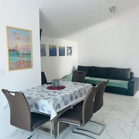 Lovrencic Apartment Vrsi