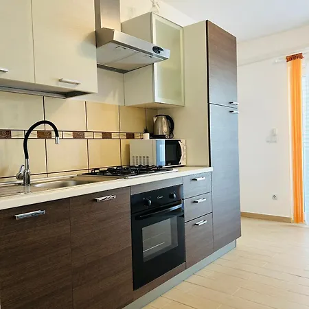 Lovrencic Apartment Vrsi