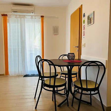 Apartment Lovrencic Vrsi