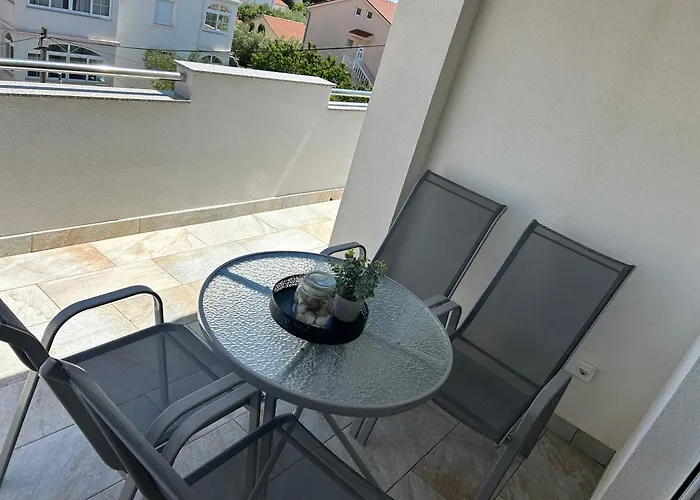 Lovrencic Apartment Vrsi